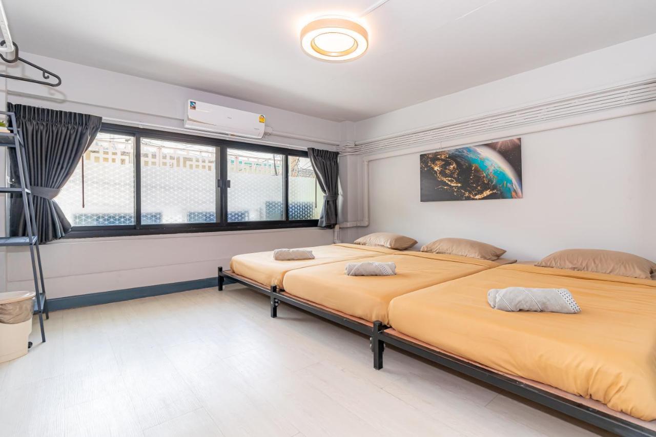 Snoozzze Hostel ใกล้รถไฟฟ้า ย่านบางรัก (Adults Only) Бангкок Екстер'єр фото