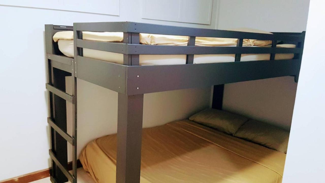 Snoozzze Hostel ใกล้รถไฟฟ้า ย่านบางรัก (Adults Only) Бангкок Екстер'єр фото